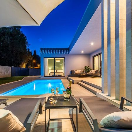 Villa Oasis - Your Luxury Home Away From Home Celopeci Экстерьер фото