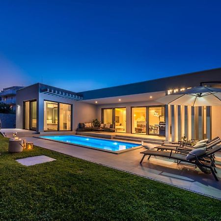Villa Oasis - Your Luxury Home Away From Home Celopeci Экстерьер фото