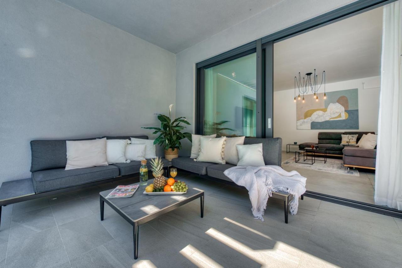 Villa Oasis - Your Luxury Home Away From Home Celopeci Экстерьер фото