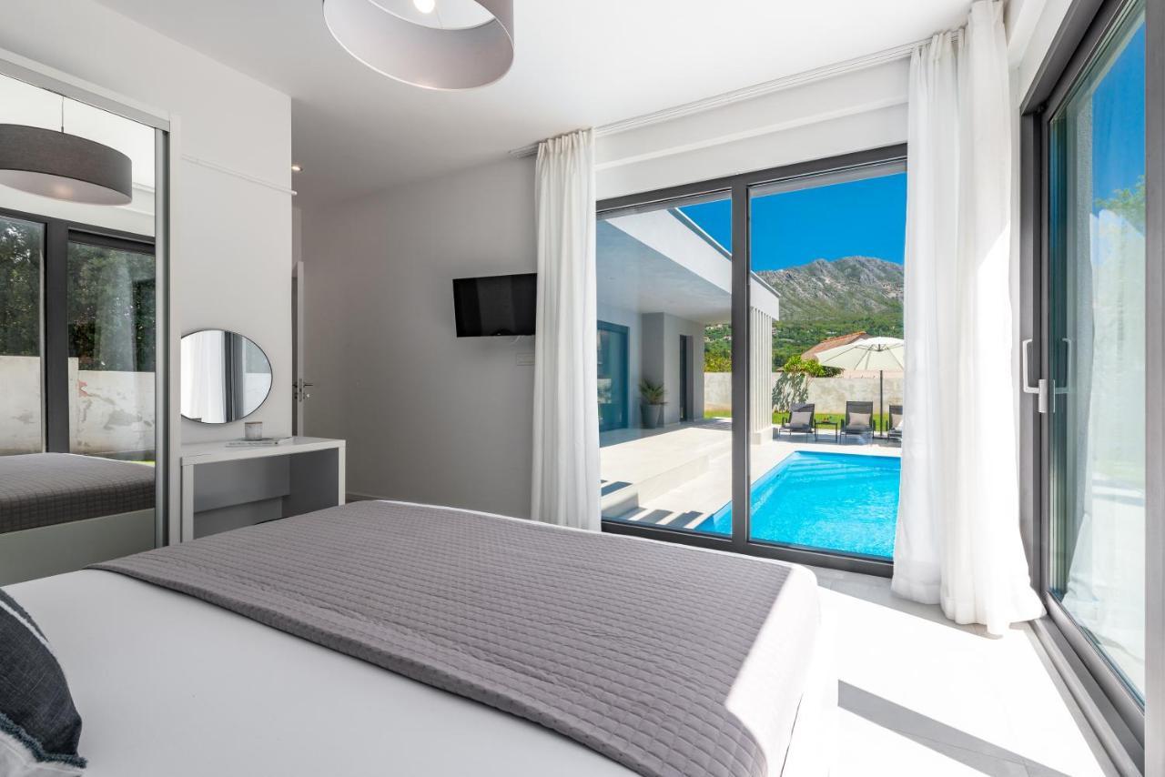 Villa Oasis - Your Luxury Home Away From Home Celopeci Экстерьер фото